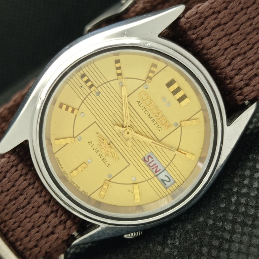 Vintage 1980 Citizen Automatic Mens Silver Watch WDaydate  Gold Accents